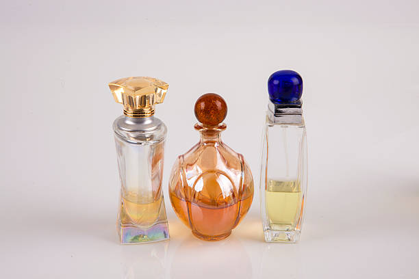 اختيار العطر المناسب لك: دليل لاختيار الروائح المثالية